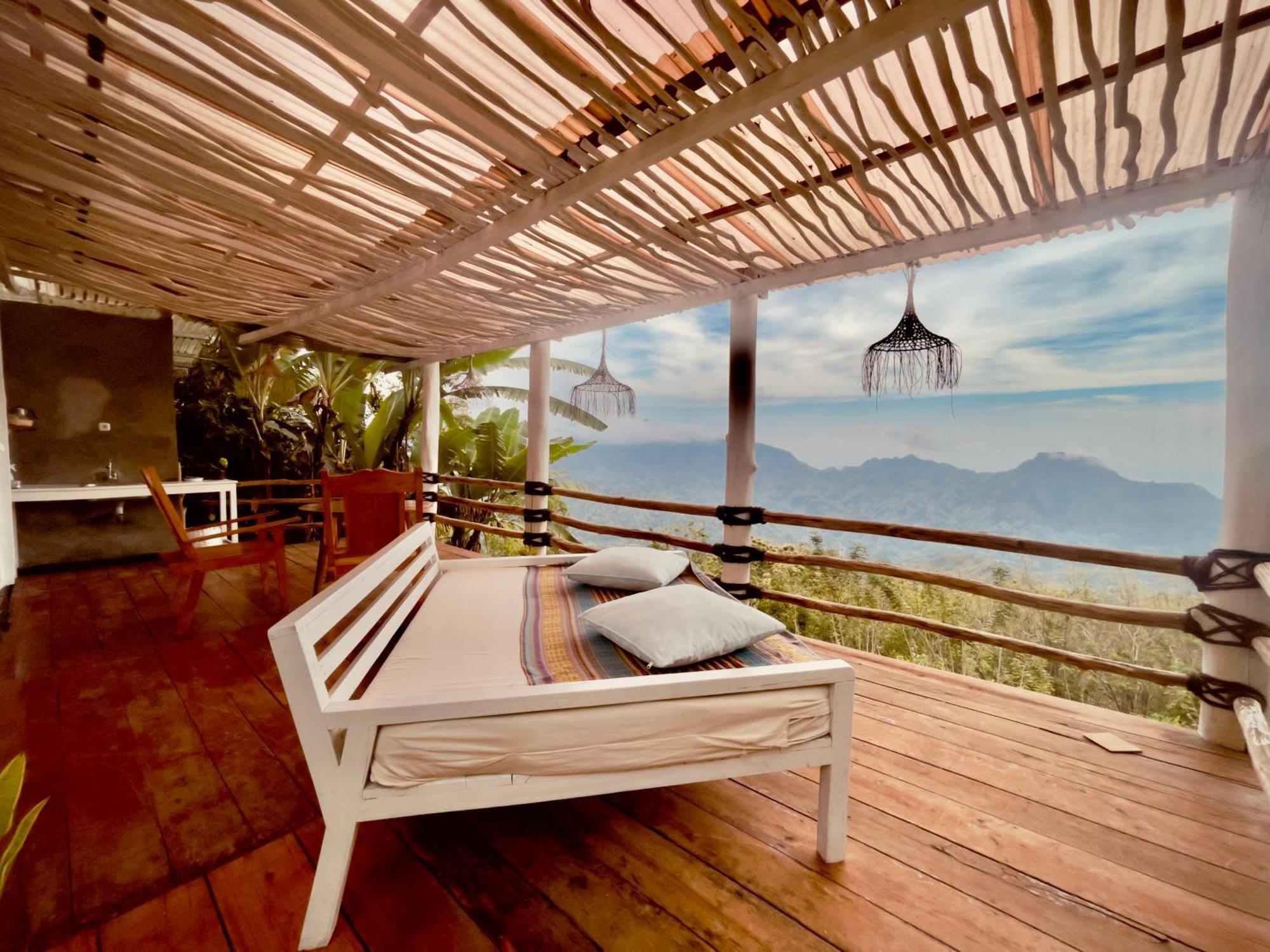 Hotel Manulalu Jungle Bajawa Exterior foto